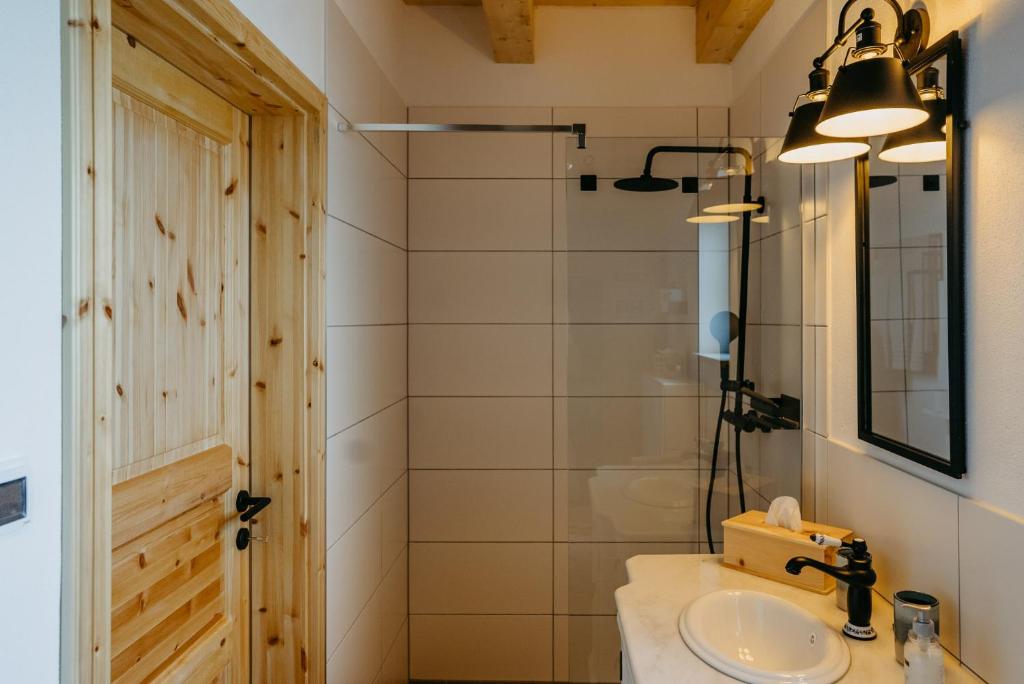 Vannituba majutusasutuses Weinberg Chalet Kokumandl