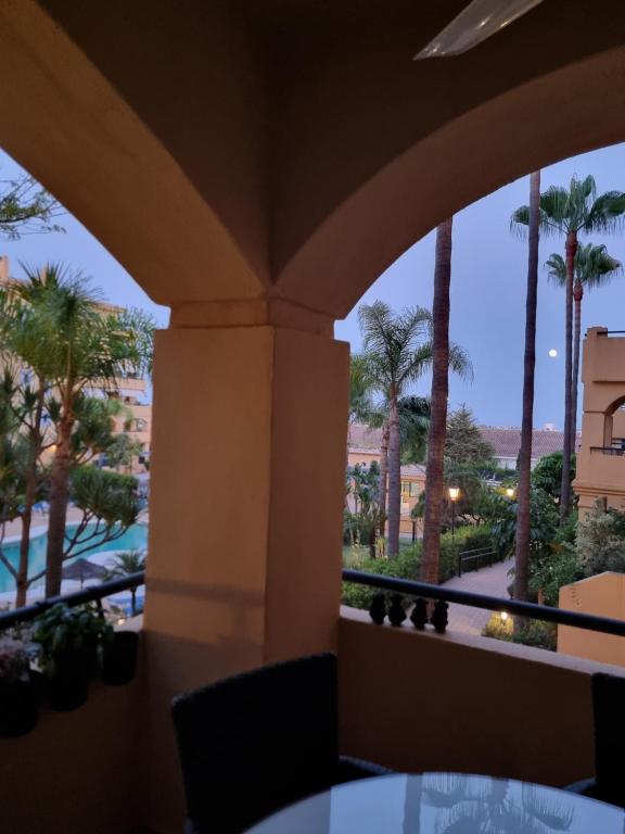 Bazén v ubytování Luxury Blue Coast Seaside Retreat Marbella nebo v jeho okolí