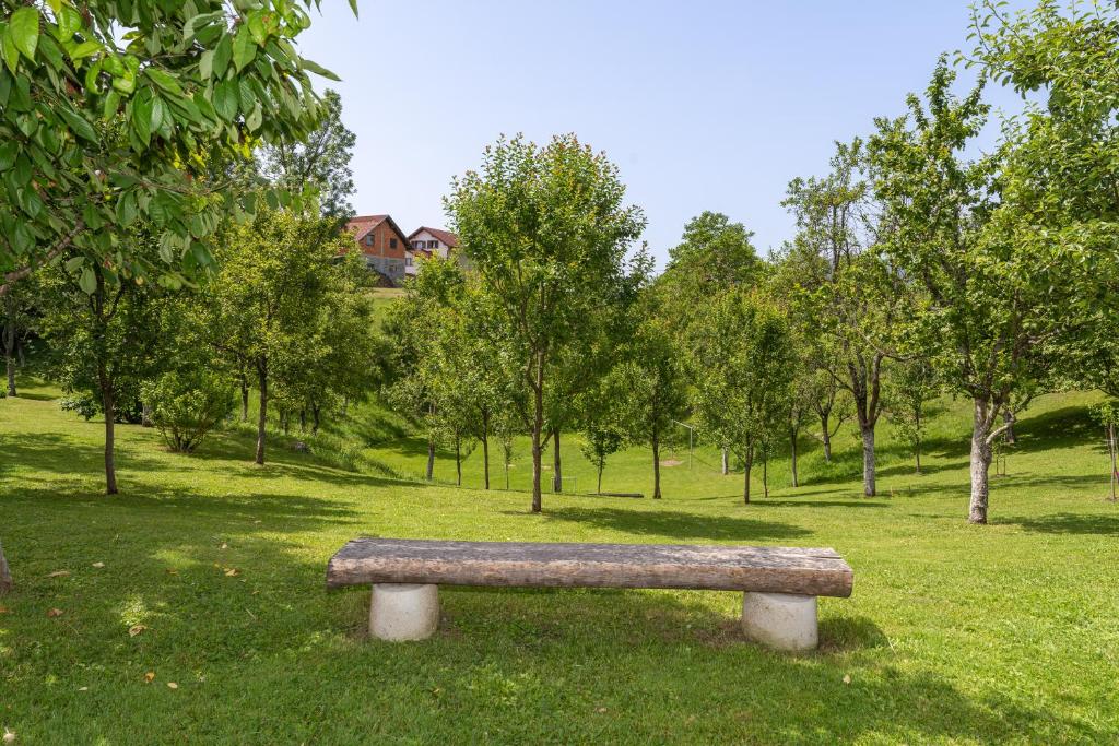 Vonkajšia záhrada v ubytovaní Apartments Patar