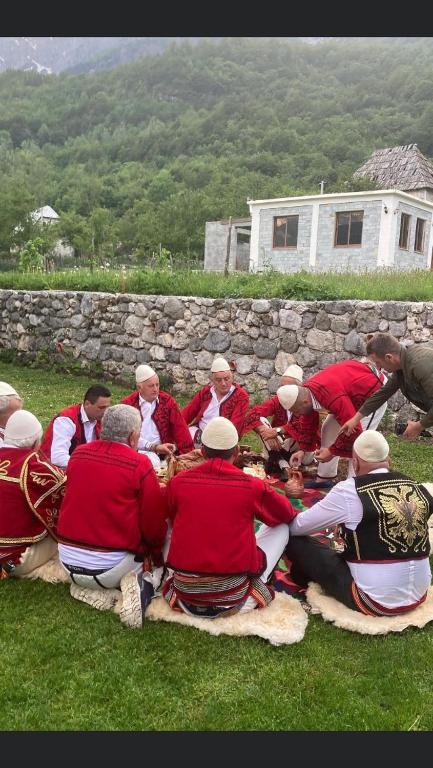Gostje med bivanjem v nastanitvi Kulla e Sadri Lukes
