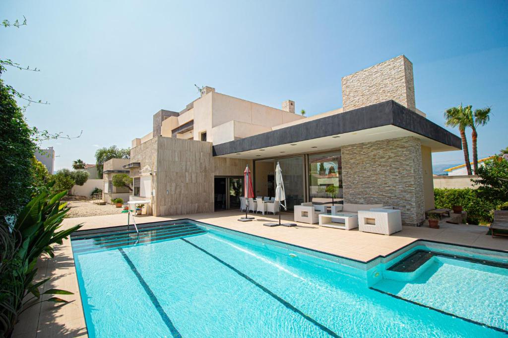 Luxury Villa 10 pers, piscina, BBQ, 10 min playa, Albir ...