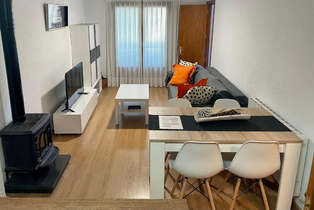 TV a/nebo společenská místnost v ubytování Rincón de Líerde