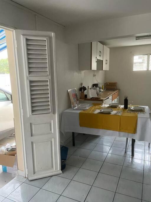 Kuchyň nebo kuchyňský kout v ubytování Soanna - Appartement à 5 minutes à pied de la plage