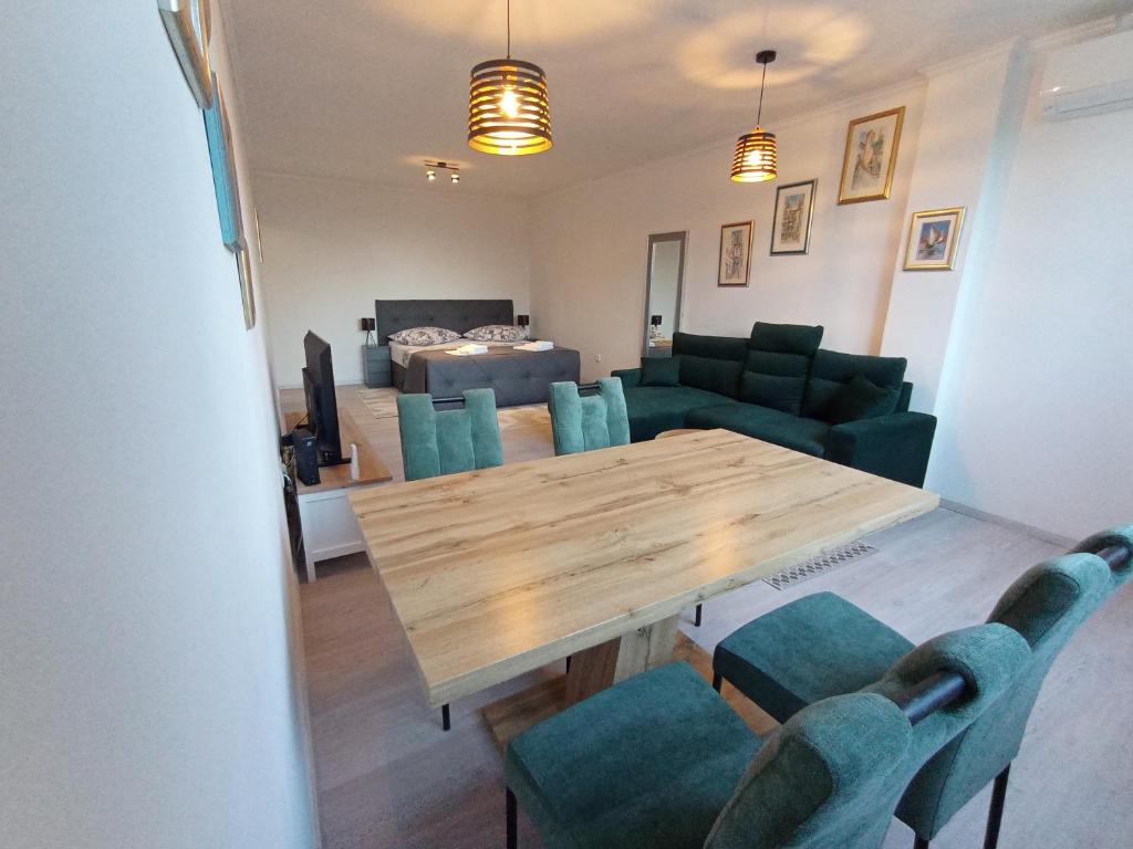 Studio Apartment Blue Pine