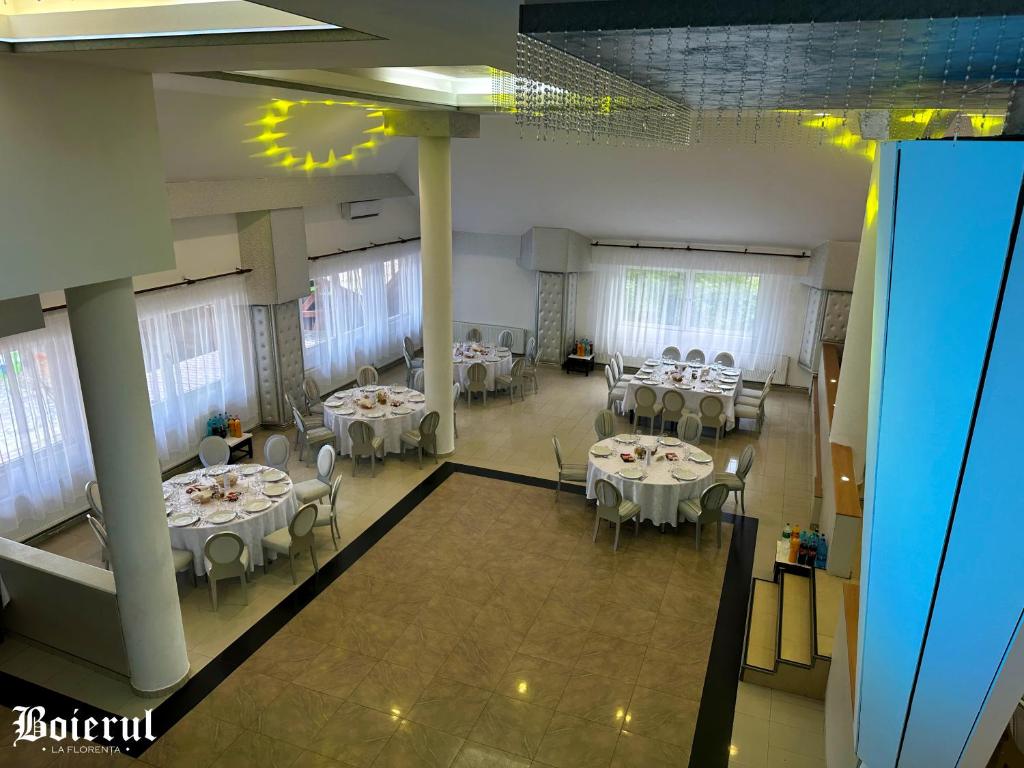 Restaurace v ubytování Boierul la Florenta