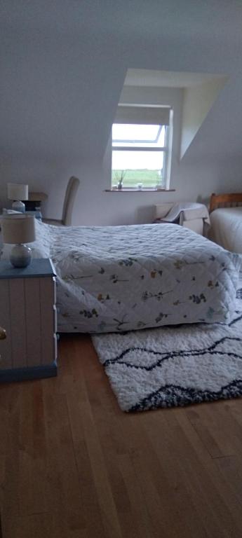 Postel nebo postele na pokoji v ubytování Sea view room..