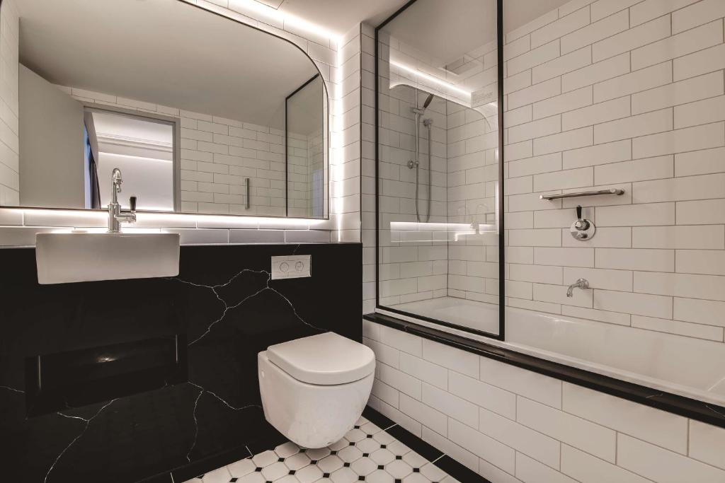 The Savoy Hotel on Little Collins Melbourne - Resim 8