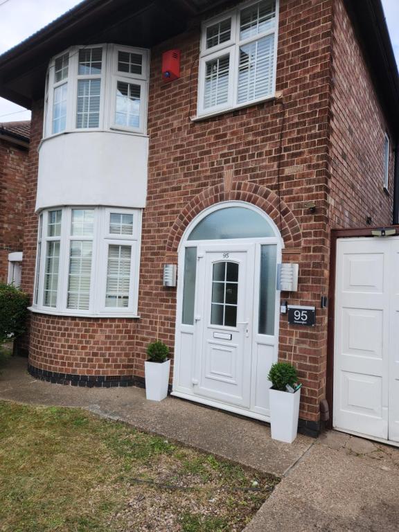 Cosy 3 Bedroom Home in Notts, Nottingham (updated prices 2024)