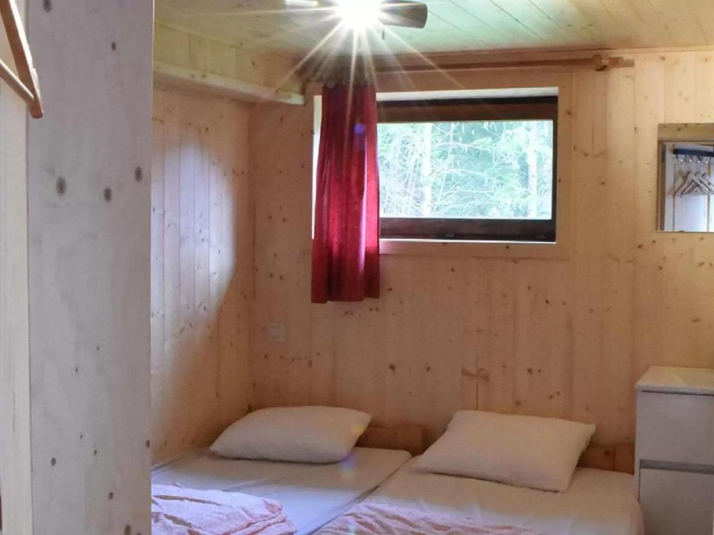 Spacious 8-Bedroom Chalet - Eight-Bedroom Holiday Home