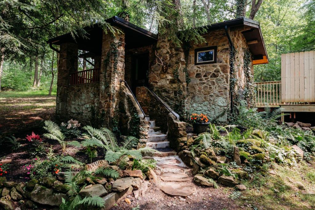 Landoll's Mohican Castle - 