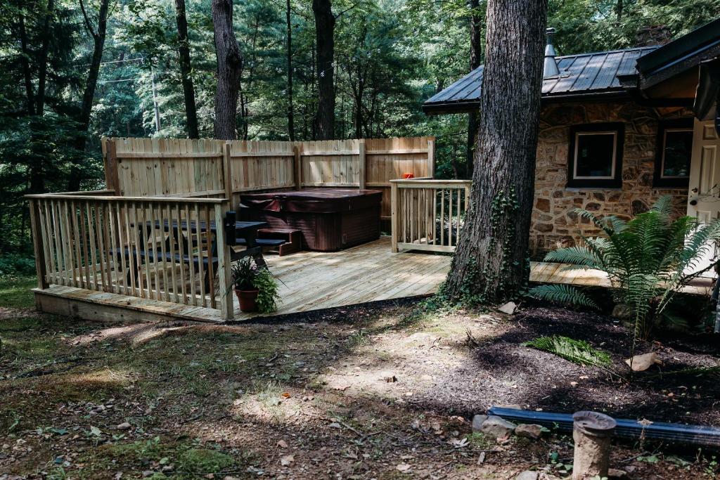 Landoll's Mohican Castle - コテージ
