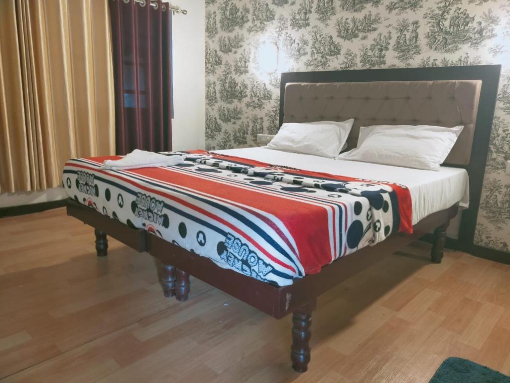 Postel nebo postele na pokoji v ubytování Royal Houseboats
