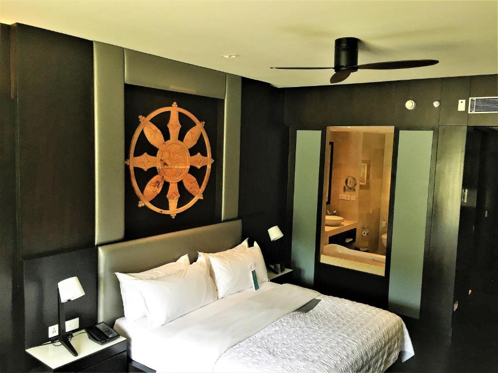 Le Meridien Paro Riverfront - Classic King, Guest Room, 1 King, Sofa Bed