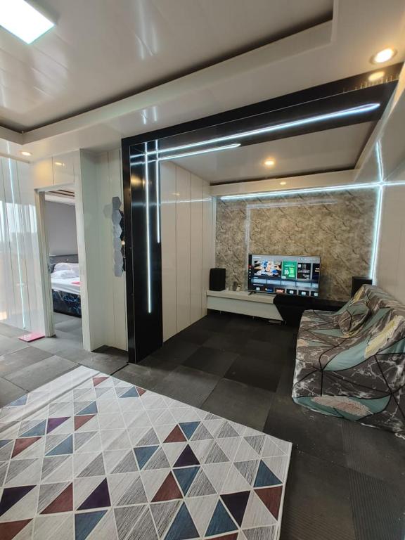 Lily's Room At Apartemen Cibubur Village By FPH - Deluxe Studio