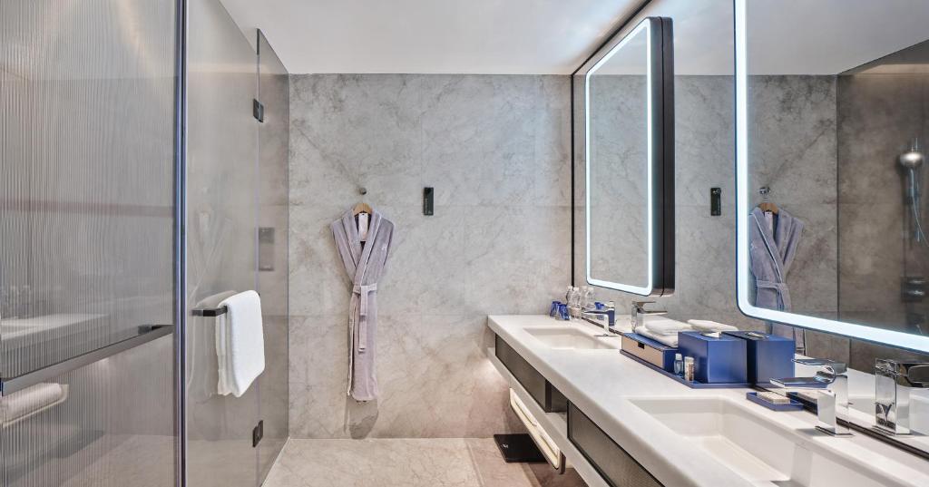 Koupelna v ubytování Renaissance Zhuhai Hotel