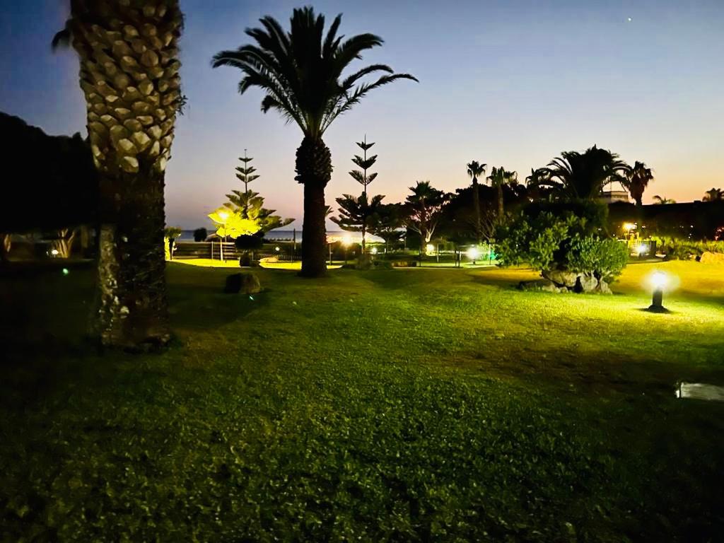 Zahrada ubytování ATICO DUPLEX APARTAMENTO ATLANTERRA PLAYA, ZAHARA DE LOS ATUNES