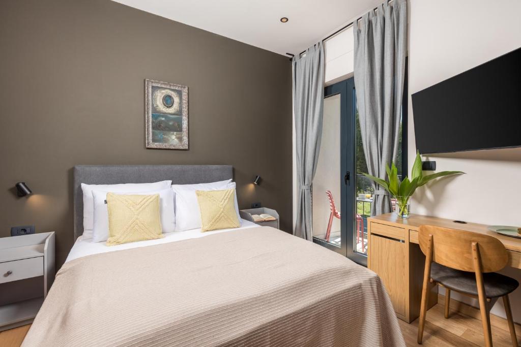 PERUNIKA BED & BREAKFAST - Habitación Doble Con Balcón