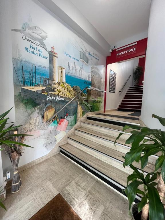 Bazén v ubytování Hôtel Agena nebo v jeho okolí