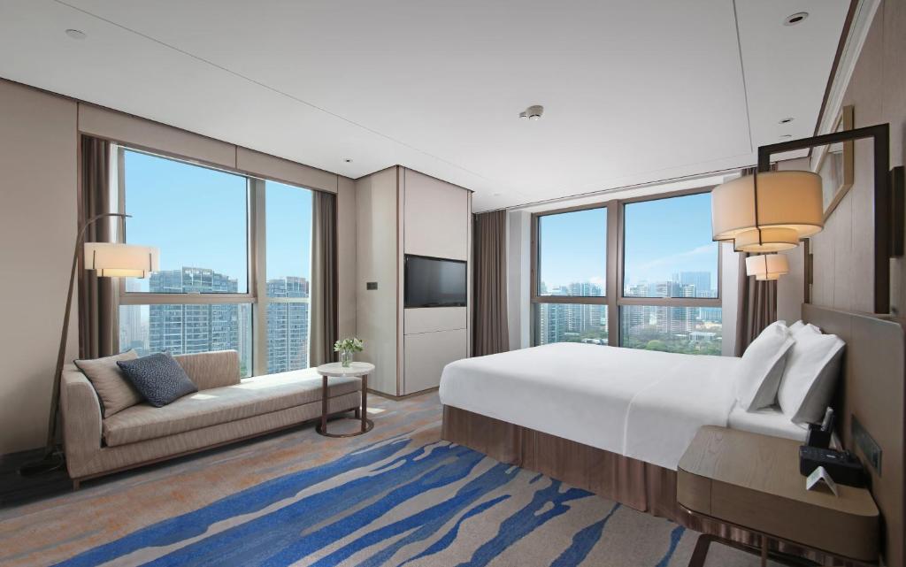 Postel nebo postele na pokoji v ubytování InterContinental Xiamen by IHG