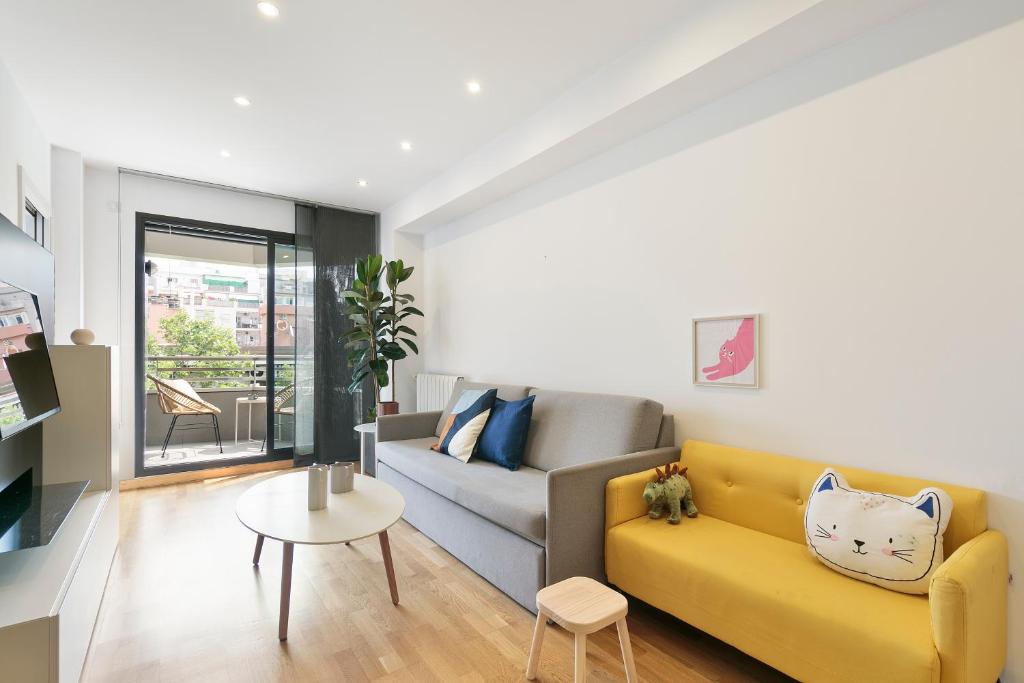 Sardenya Apartment by Olala Homes