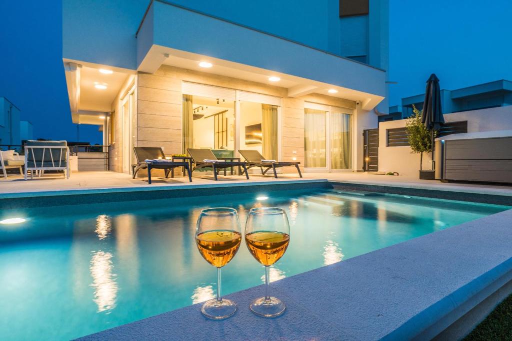 Πισίνα στο ή κοντά στο Luxury apartment Sun with private Pool and Jacuzzi