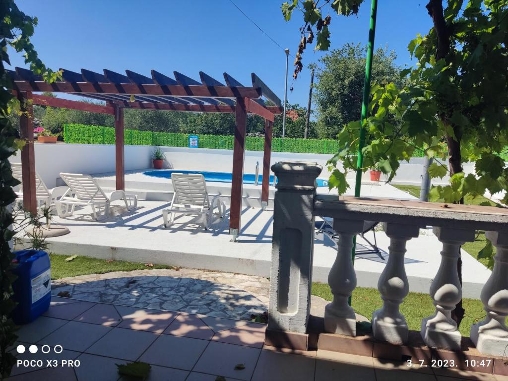 Bazén v ubytování apartman Bruna nebo v jeho okolí
