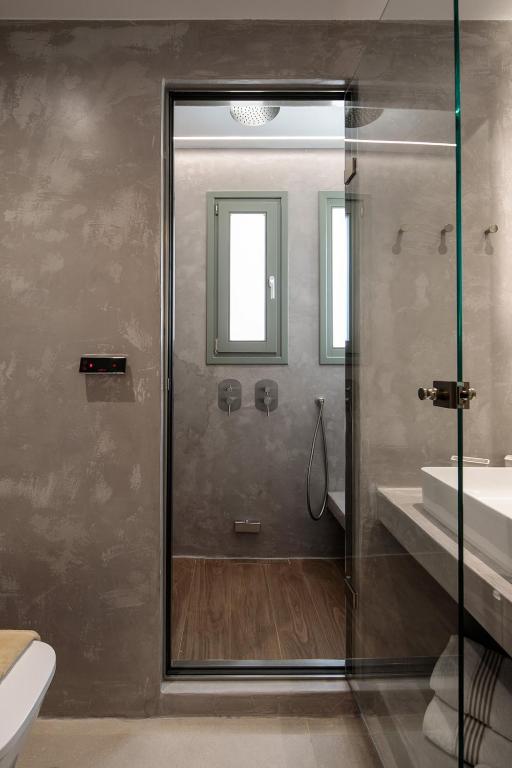 Koupelna v ubytování "Makava Suites" Your Luxe Urban Sanctuary