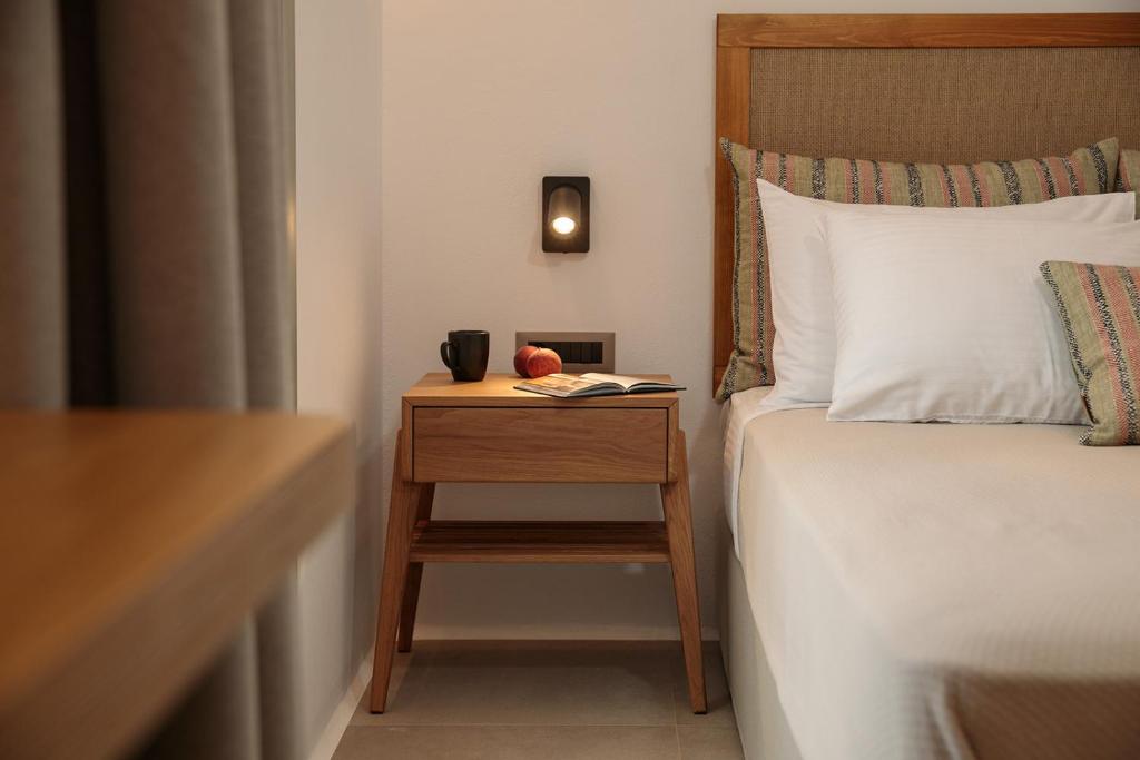 Postel nebo postele na pokoji v ubytování "Makava Suites" Your Luxe Urban Sanctuary