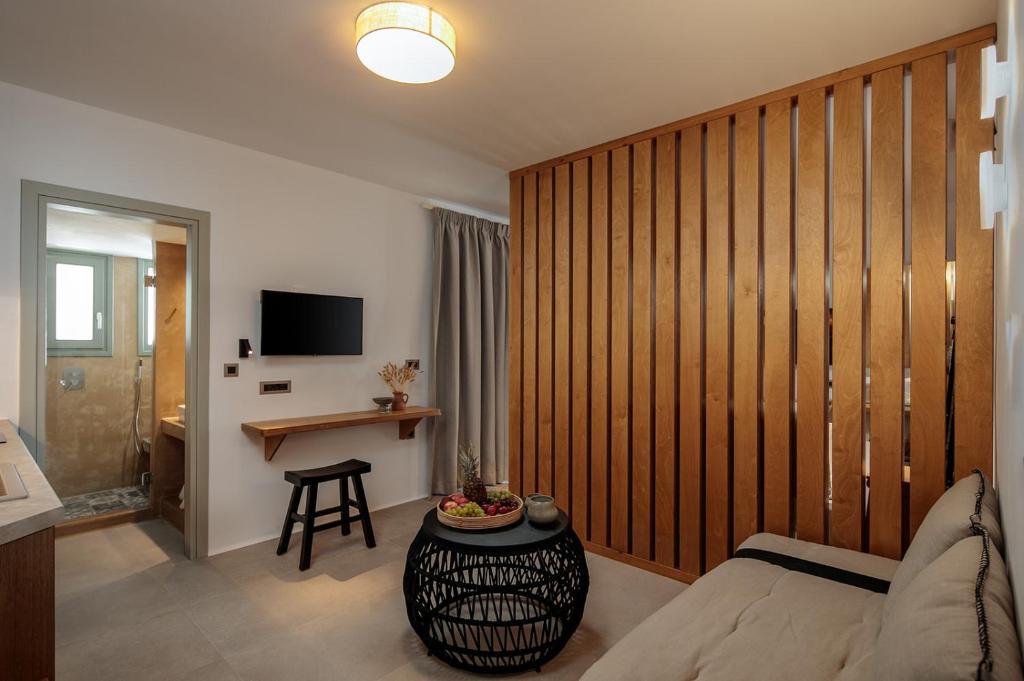 TV a/nebo společenská místnost v ubytování "Makava Suites" Your Luxe Urban Sanctuary