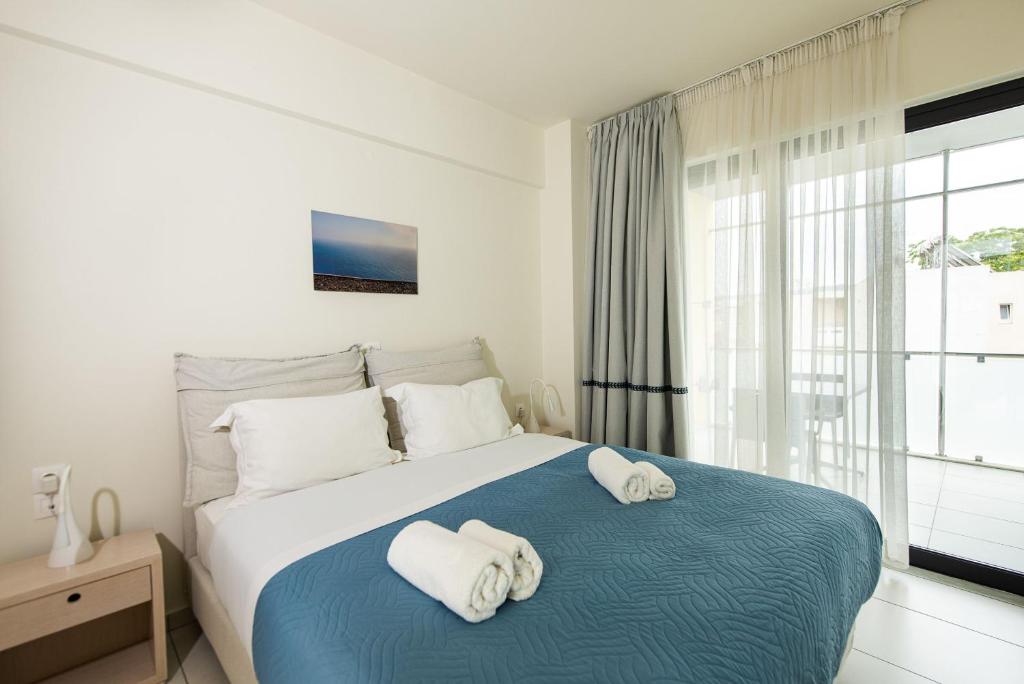 Spring Apartments - 4