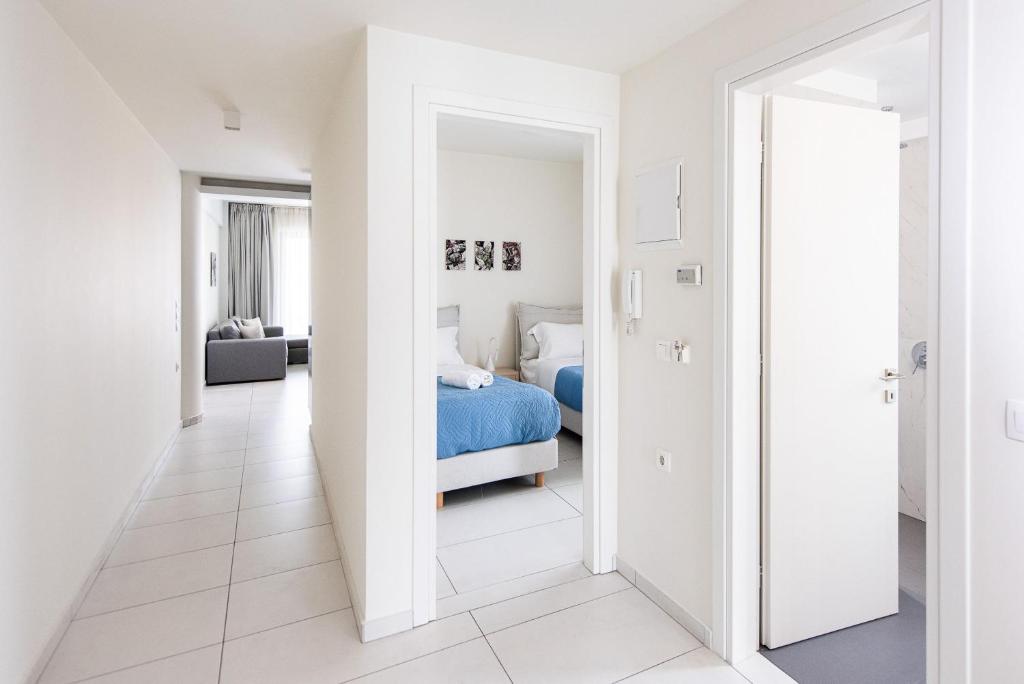 Spring Apartments - 10