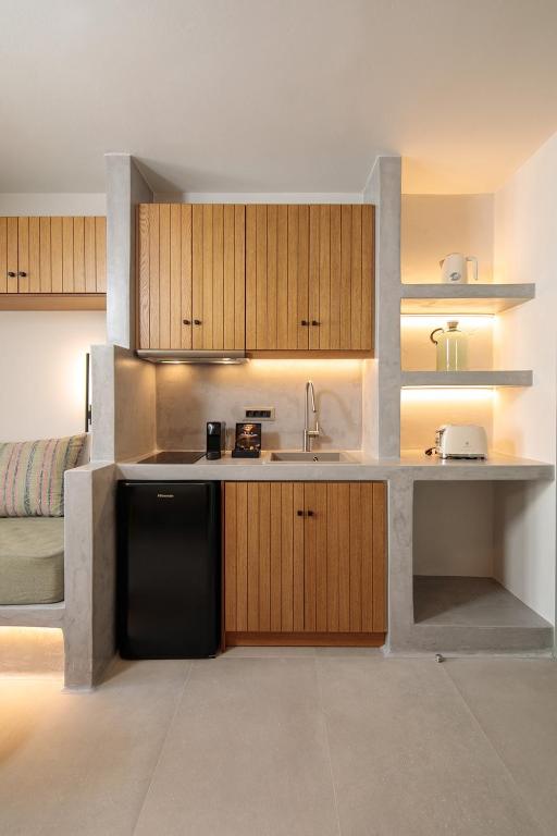 Kuchyň nebo kuchyňský kout v ubytování "Makava Suites" Your Luxe Urban Sanctuary