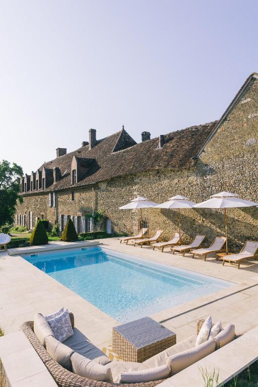 Bazén v ubytování Maison d'hôtes le Prieuré du Preux nebo v jeho okolí