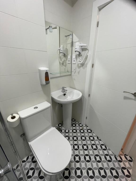 Koupelna v ubytování Hostal Arenal Madrid