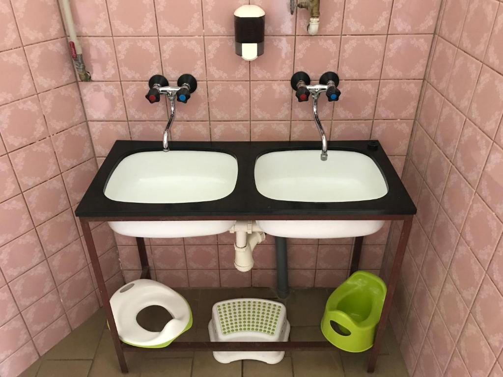 Koupelna v ubytování Nezámek