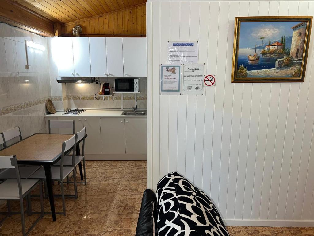 Bungalows & Albergue La Playa - 16