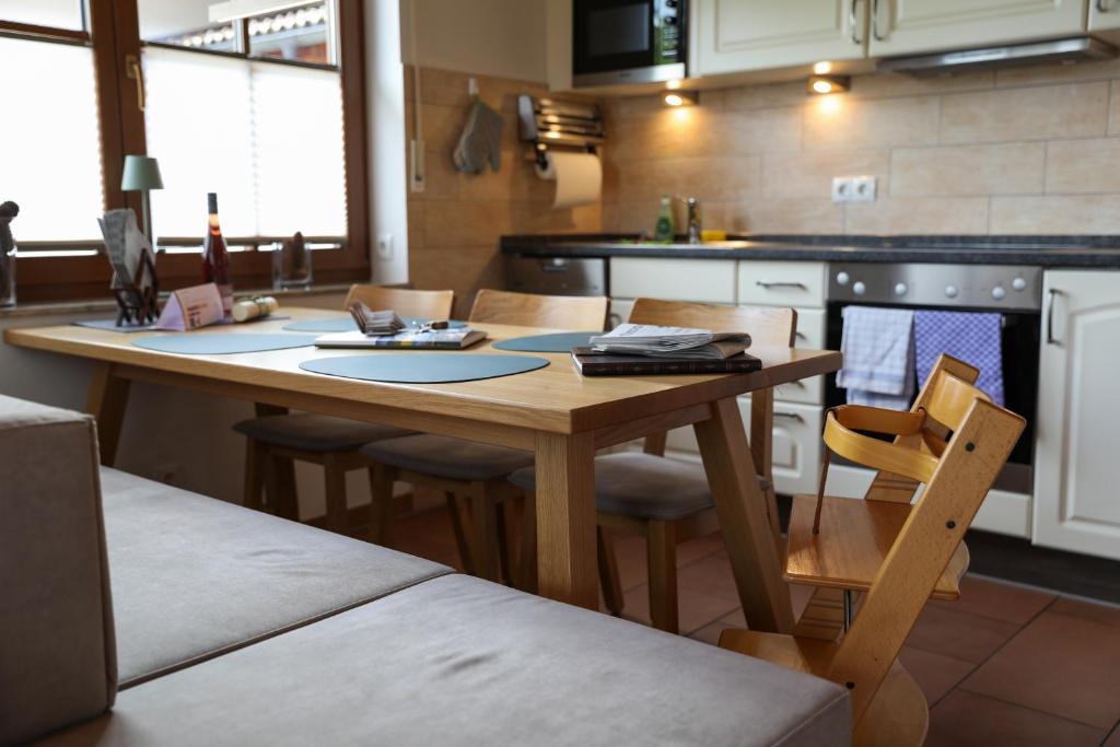 Kuchyň nebo kuchyňský kout v ubytování Schwarzwald Chalets