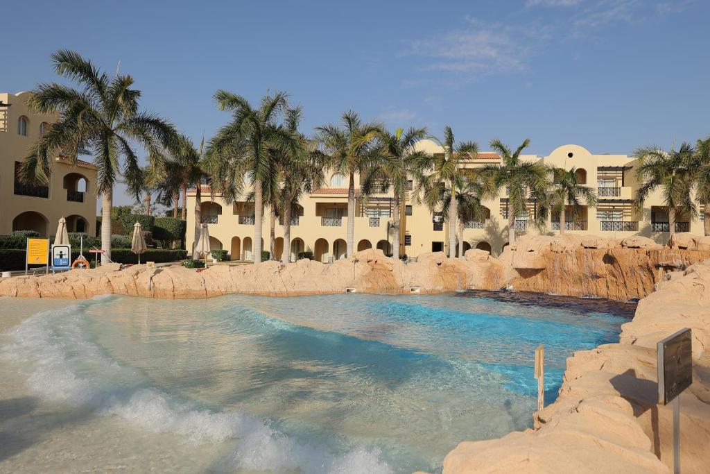 Bazén v ubytování Stella Gardens Resort & Spa, Makadi Bay nebo v jeho okolí