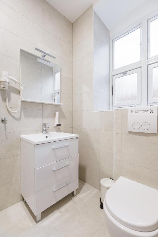 Stay Swanky Bed & Breakfast - Resim 32