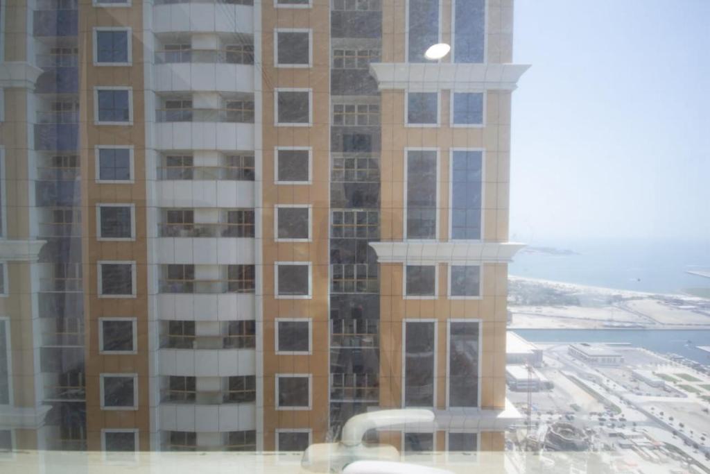 Big Rooms for ‘ girls ‘ only at Dubai, Marina