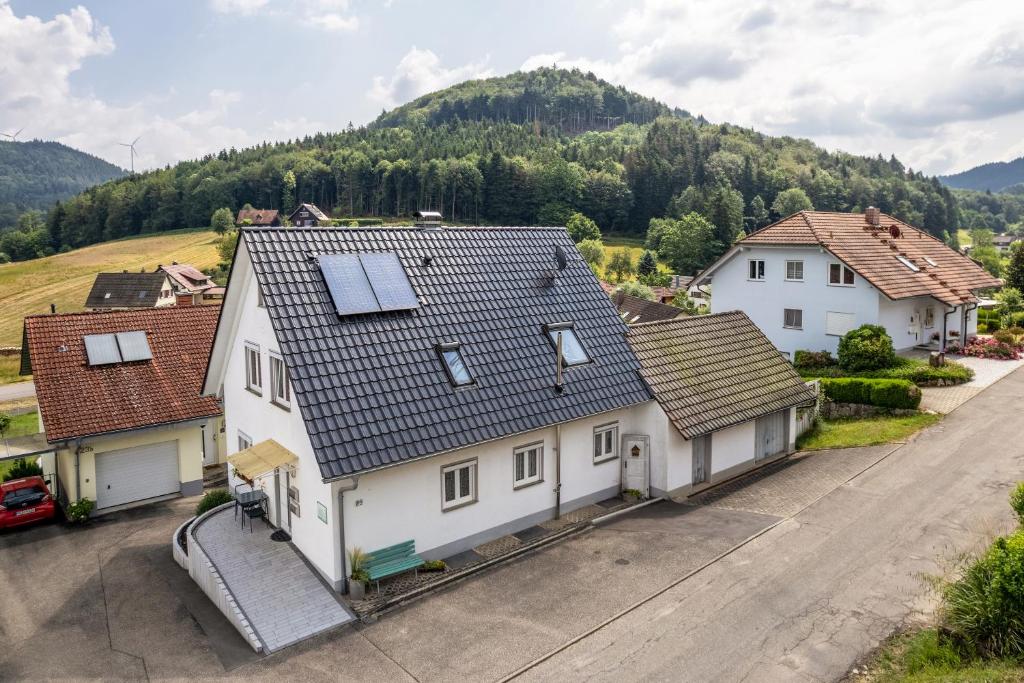 an overhead view of a house with solar panels on its roof at Haus 23 in Ettenheim