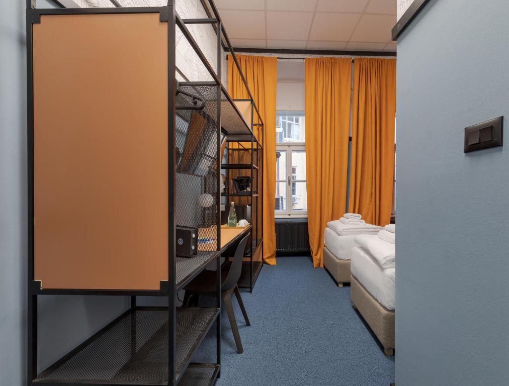 Stay Swanky Bed & Breakfast - Resim 13