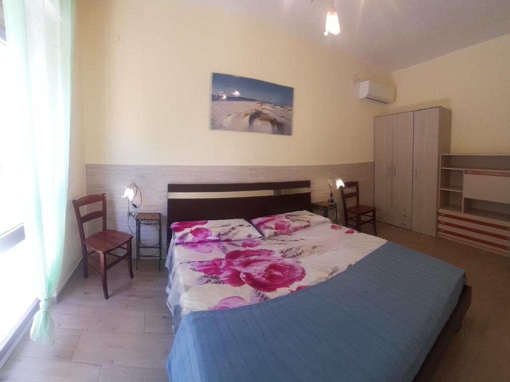 Il Bouganville a Carbonia - Incantevole B&B con Giardino