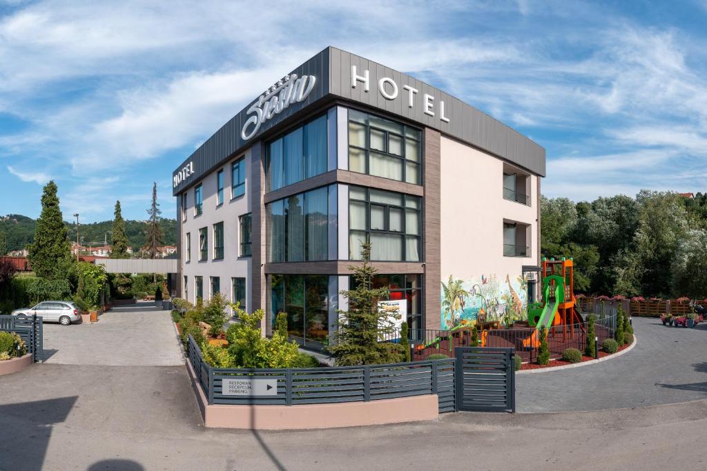 Budova, kde se hotel nachází