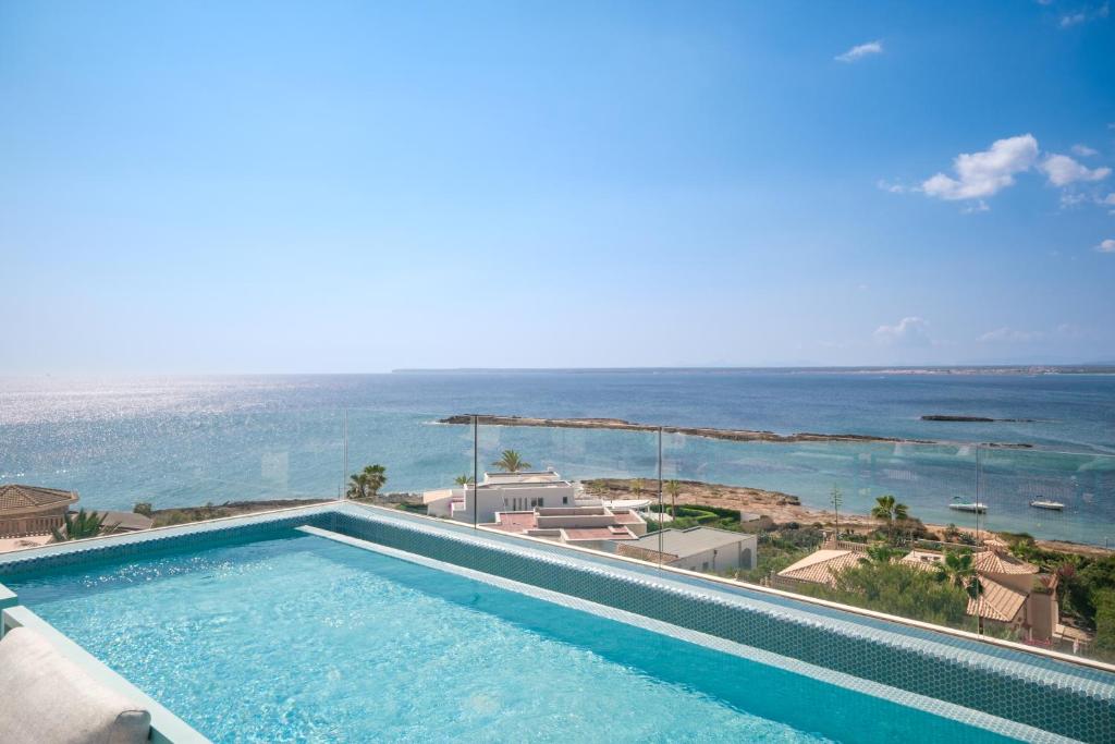 Бассейн в Hotel Villa Chiquita - Adults Only - Over 12 или поблизости