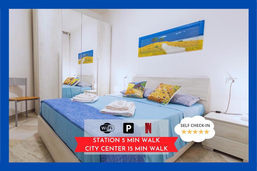 um poster de um quarto com uma cama num quarto em Modern House 5 Star - Parcheggio & Wi-Fi Gratis em Ferrara