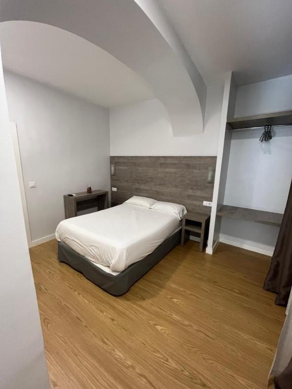 Hostal Atenas, Seville – Updated 2023 Prices