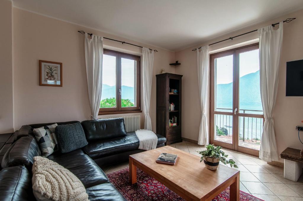 Villa degli Angeli - by MyHomeInComo