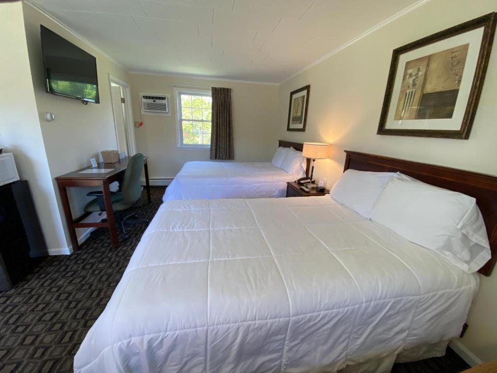 Villager Motel photo