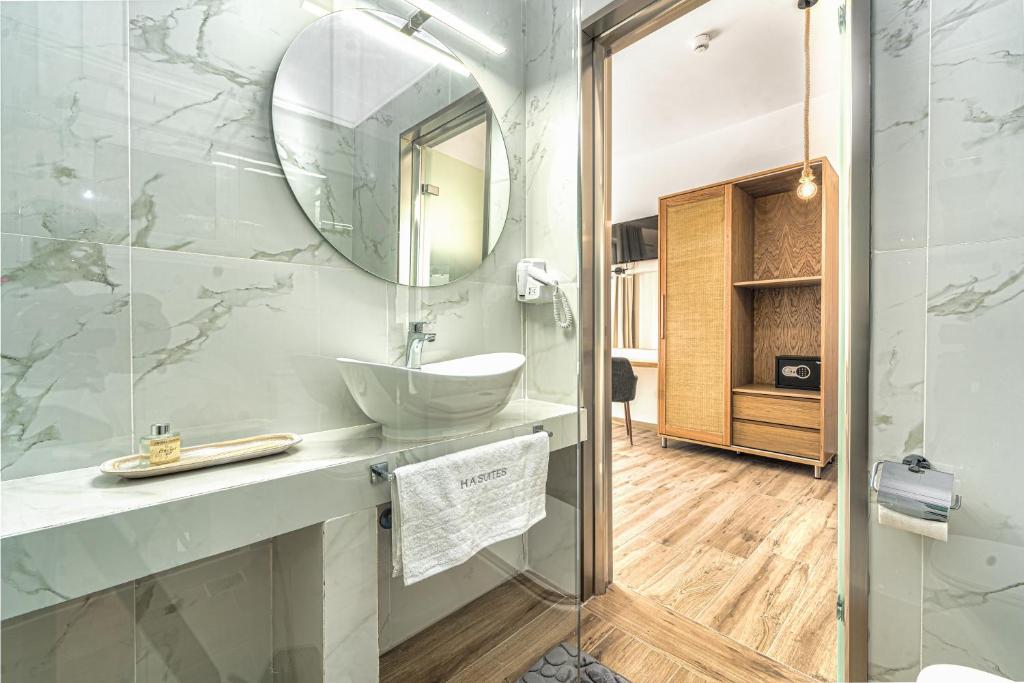 Amoudi Studios Apartments Hotel - 豪华套房